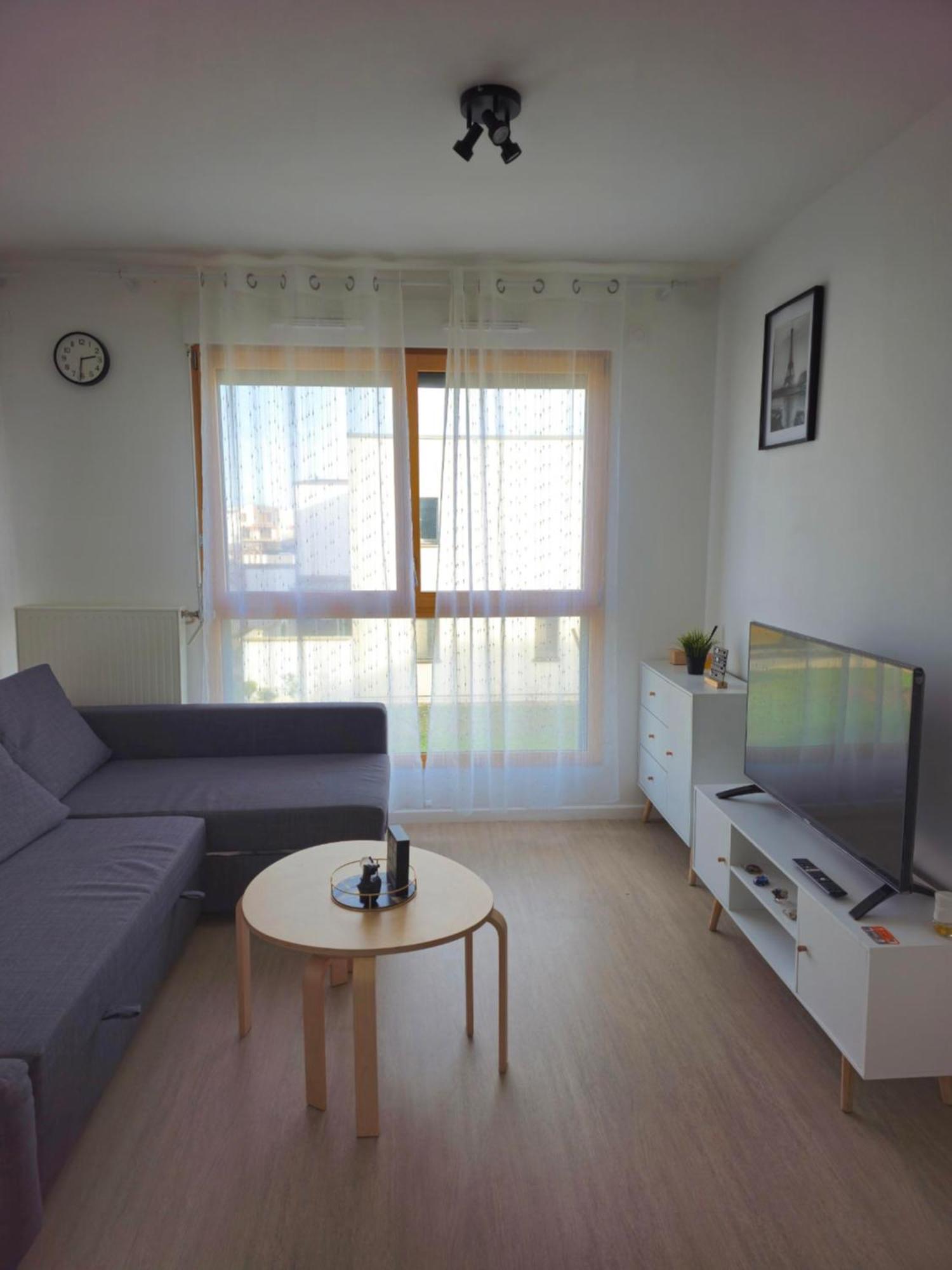 Apartamento Studio Entre Paris Et Disney Bussy-Saint-Georges Exterior foto